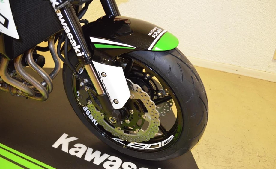 Umbgebautes Motorrad Kawasaki Z 800 e Bild 7: Umbgebautes Motorrad Kawasaki Z 800 e