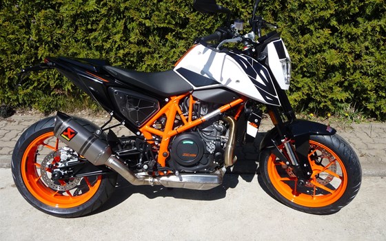 Umgebautes Motorrad KTM 690 Duke R von Bräuer Motorradsport KG - Bild 1 Umgebautes Motorrad KTM 690 Duke R von Bräuer Motorradsport KG - Bild 1