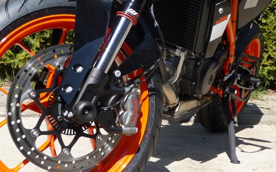 Umgebautes Motorrad KTM 690 Duke R von Bräuer Motorradsport KG - Bild 10 Umgebautes Motorrad KTM 690 Duke R von Bräuer Motorradsport KG - Bild 10