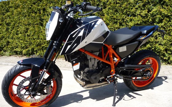 Umgebautes Motorrad KTM 690 Duke R von Bräuer Motorradsport KG - Bild 11 Umgebautes Motorrad KTM 690 Duke R von Bräuer Motorradsport KG - Bild 11