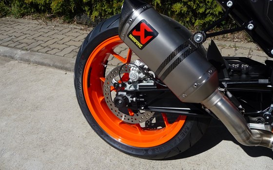 Umgebautes Motorrad KTM 690 Duke R von Bräuer Motorradsport KG - Bild 4 Umgebautes Motorrad KTM 690 Duke R von Bräuer Motorradsport KG - Bild 4