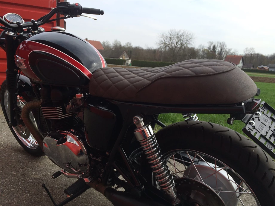 Umbgebautes Motorrad Triumph Bonneville T100 Bild 1: Umbgebautes Motorrad Triumph Bonneville T100