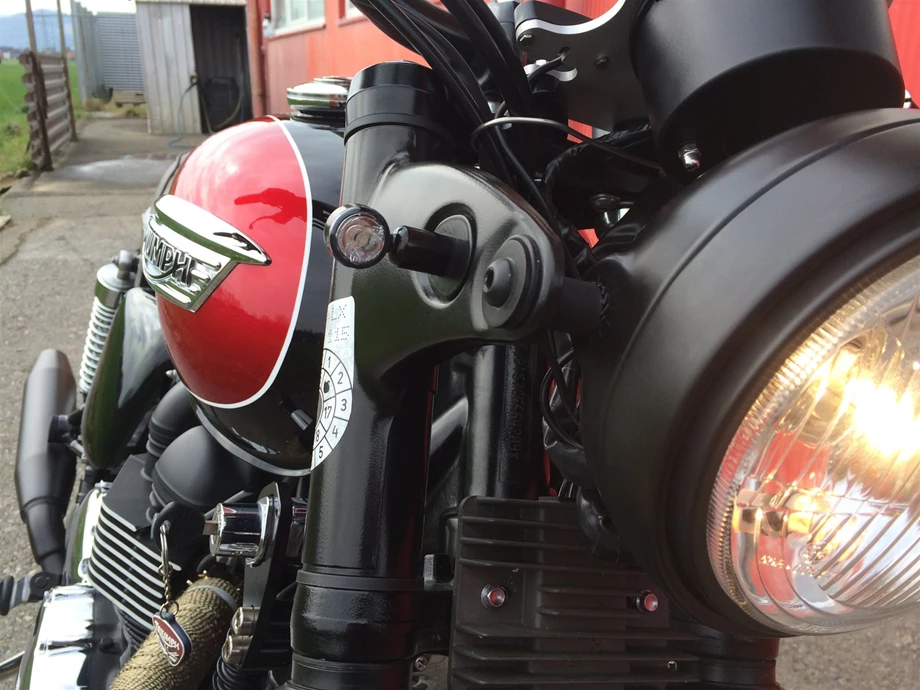Umbgebautes Motorrad Triumph Bonneville T100 Bild 12: Umbgebautes Motorrad Triumph Bonneville T100
