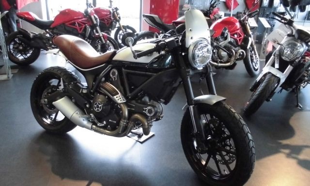 Ducati Scrambler Icon RIZOMA CR-Cafe Racer by Team Wahlers