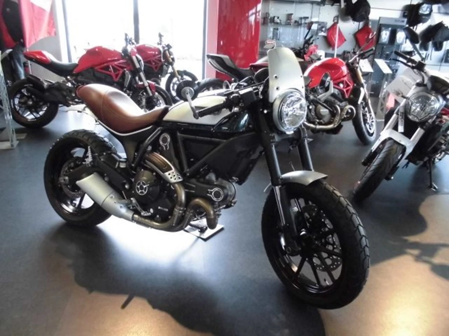 Umbgebautes Motorrad Ducati Scrambler Icon Bild 1: Umbgebautes Motorrad Ducati Scrambler Icon