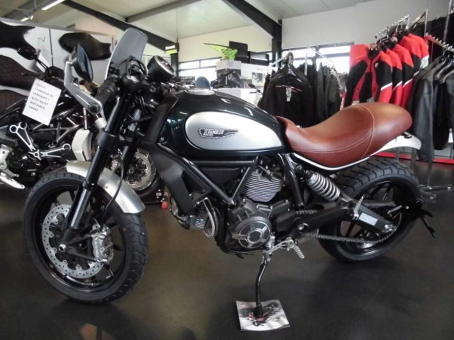 Umbgebautes Motorrad Ducati Scrambler Icon Bild 10: Umbgebautes Motorrad Ducati Scrambler Icon