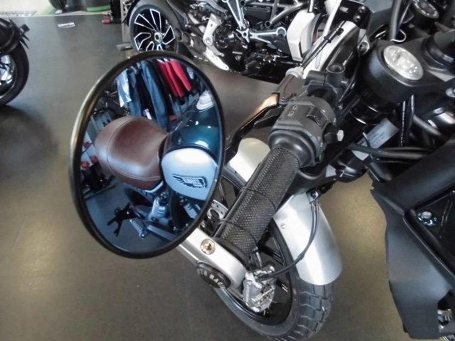Umbgebautes Motorrad Ducati Scrambler Icon Bild 11: Umbgebautes Motorrad Ducati Scrambler Icon