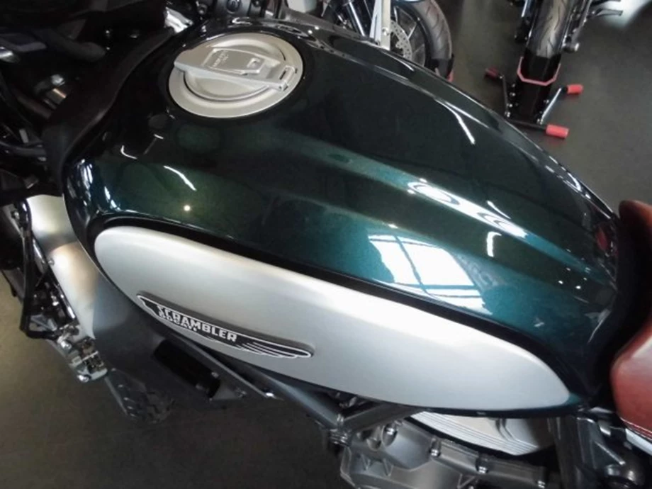 Umbgebautes Motorrad Ducati Scrambler Icon Bild 13: Umbgebautes Motorrad Ducati Scrambler Icon