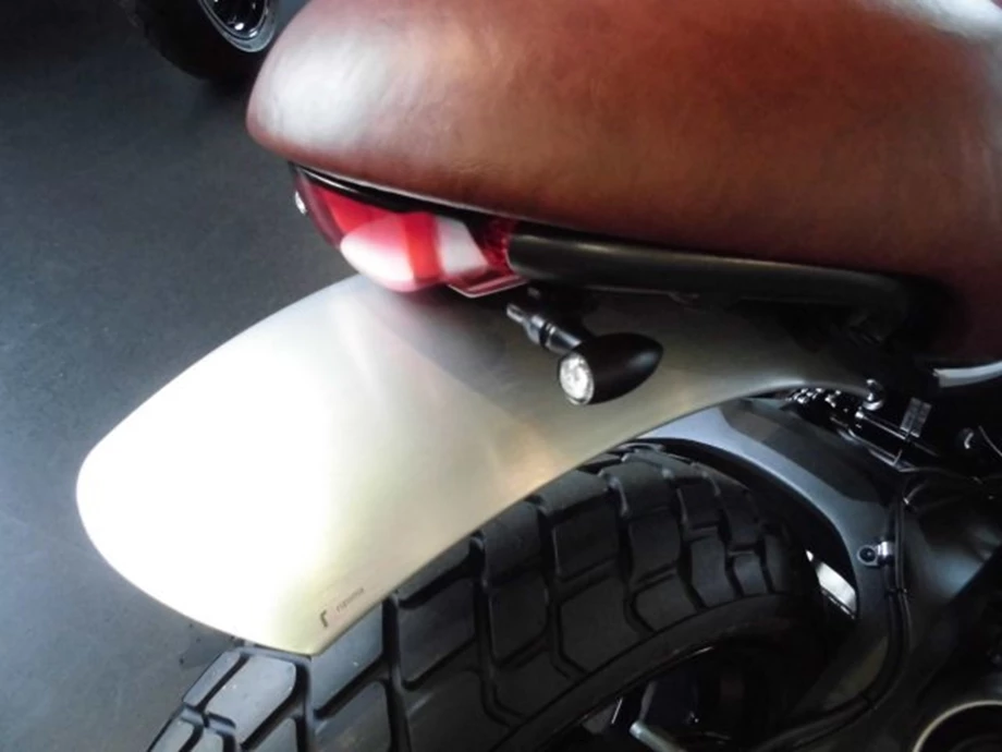 Umbgebautes Motorrad Ducati Scrambler Icon Bild 4: Umbgebautes Motorrad Ducati Scrambler Icon