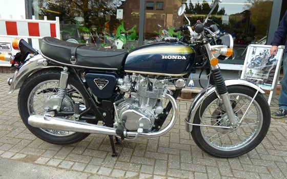 Umgebautes Motorrad Honda CB 450 von Zweirad Schneider Inh. Gerd Schneider - Bild 3 Umgebautes Motorrad Honda CB 450 von Zweirad Schneider Inh. Gerd Schneider - Bild 3