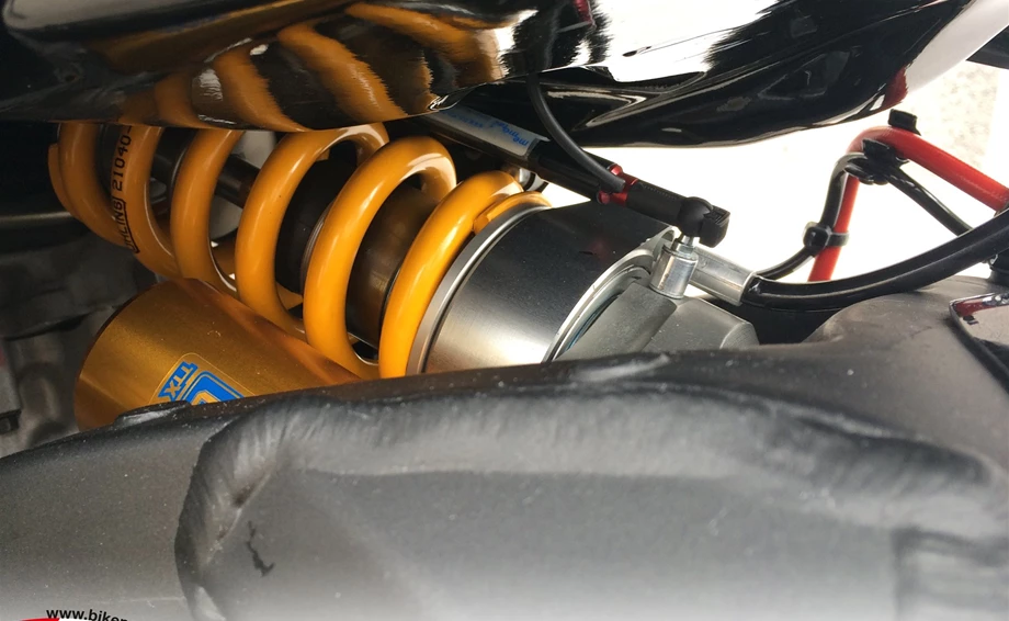 Umbgebautes Motorrad Kawasaki Ninja ZX-10R Bild 3: Umbgebautes Motorrad Kawasaki Ninja ZX-10R