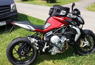 MV Agusta Brutale 800