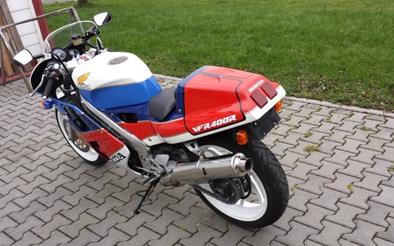 Umgebautes Motorrad Honda VFR 400 R (NC30) von Motorrad Wagner - Bild 14 Umgebautes Motorrad Honda VFR 400 R (NC30) von Motorrad Wagner - Bild 14