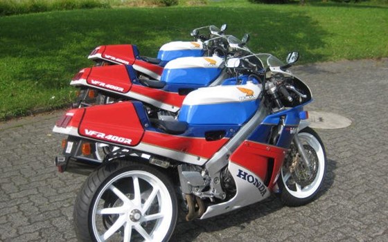 Umgebautes Motorrad Honda VFR 400 R (NC30) von Motorrad Wagner - Bild 3 Umgebautes Motorrad Honda VFR 400 R (NC30) von Motorrad Wagner - Bild 3
