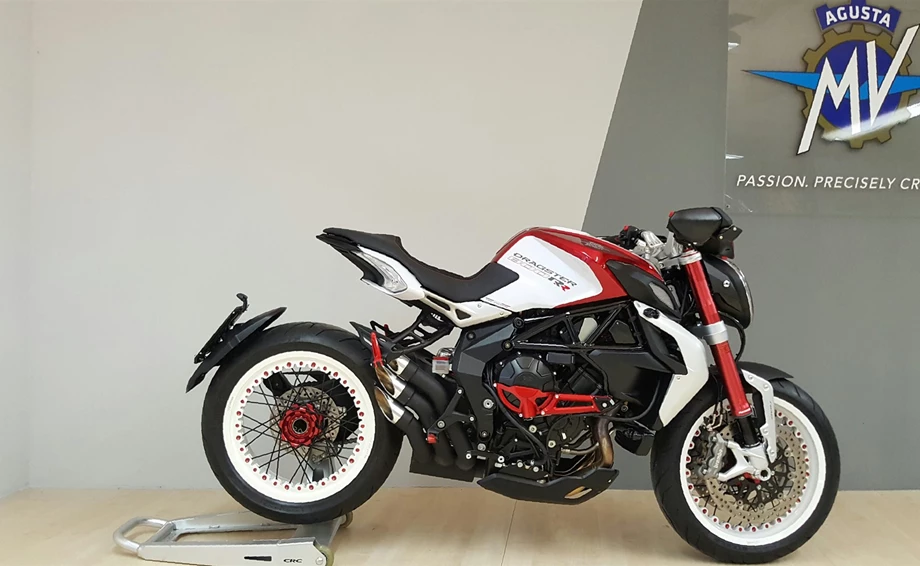 Umbgebautes Motorrad MV Agusta Dragster 800 RR Bild 1: Umbgebautes Motorrad MV Agusta Dragster 800 RR