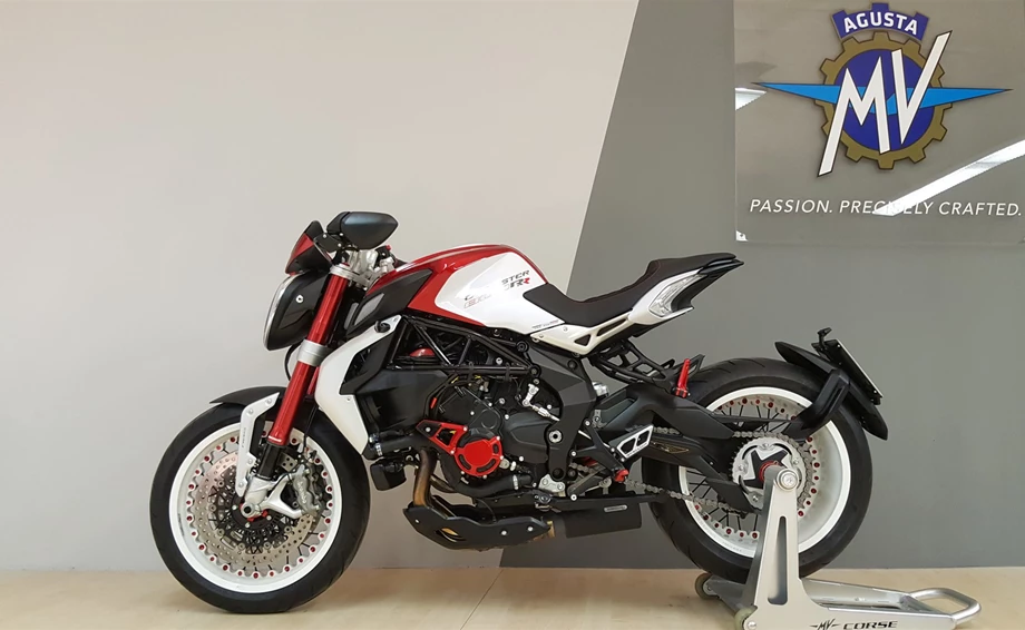 Umbgebautes Motorrad MV Agusta Dragster 800 RR Bild 2: Umbgebautes Motorrad MV Agusta Dragster 800 RR