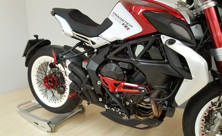 Umbgebautes Motorrad MV Agusta Dragster 800 RR Bild 3: Umbgebautes Motorrad MV Agusta Dragster 800 RR