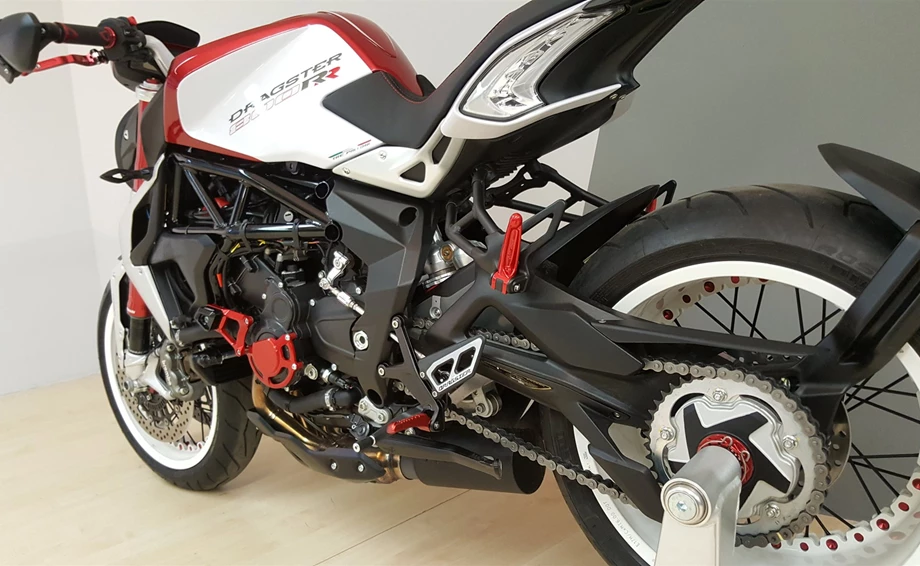 Umbgebautes Motorrad MV Agusta Dragster 800 RR Bild 6: Umbgebautes Motorrad MV Agusta Dragster 800 RR