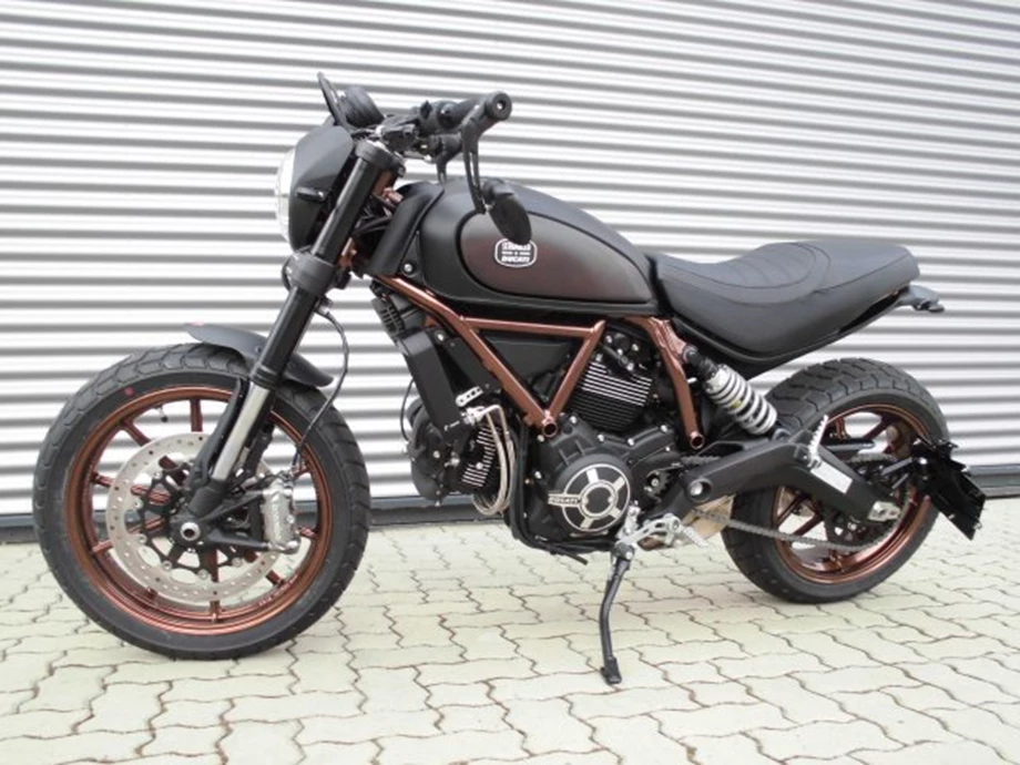 Umbgebautes Motorrad Ducati Scrambler Full Throttle Bild 15: Umbgebautes Motorrad Ducati Scrambler Full Throttle