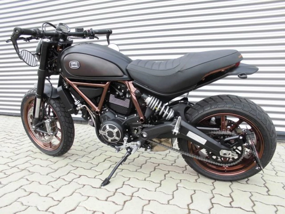 Umbgebautes Motorrad Ducati Scrambler Full Throttle Bild 17: Umbgebautes Motorrad Ducati Scrambler Full Throttle