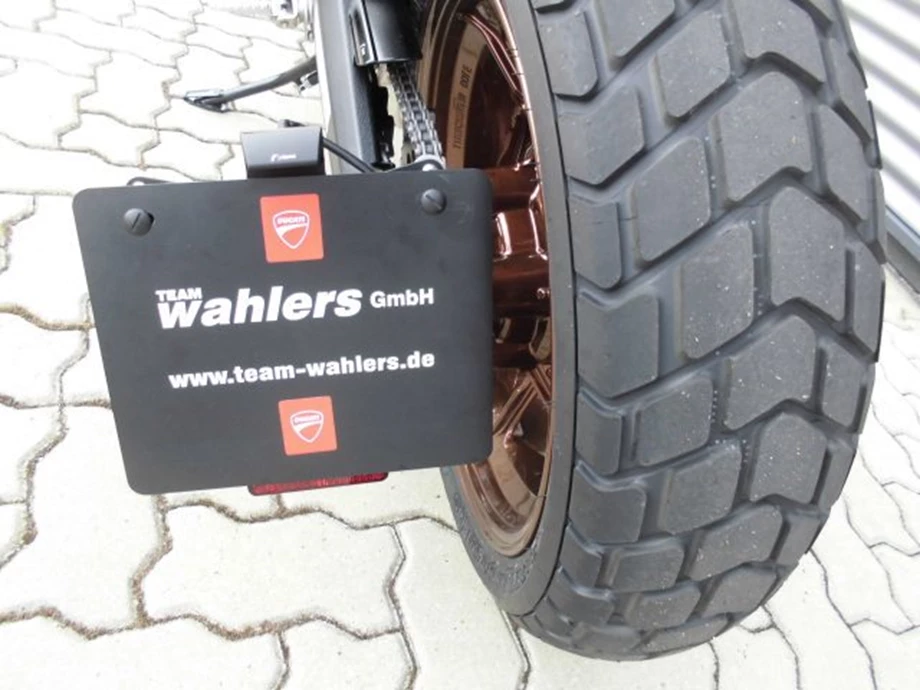 Umbgebautes Motorrad Ducati Scrambler Full Throttle Bild 19: Umbgebautes Motorrad Ducati Scrambler Full Throttle