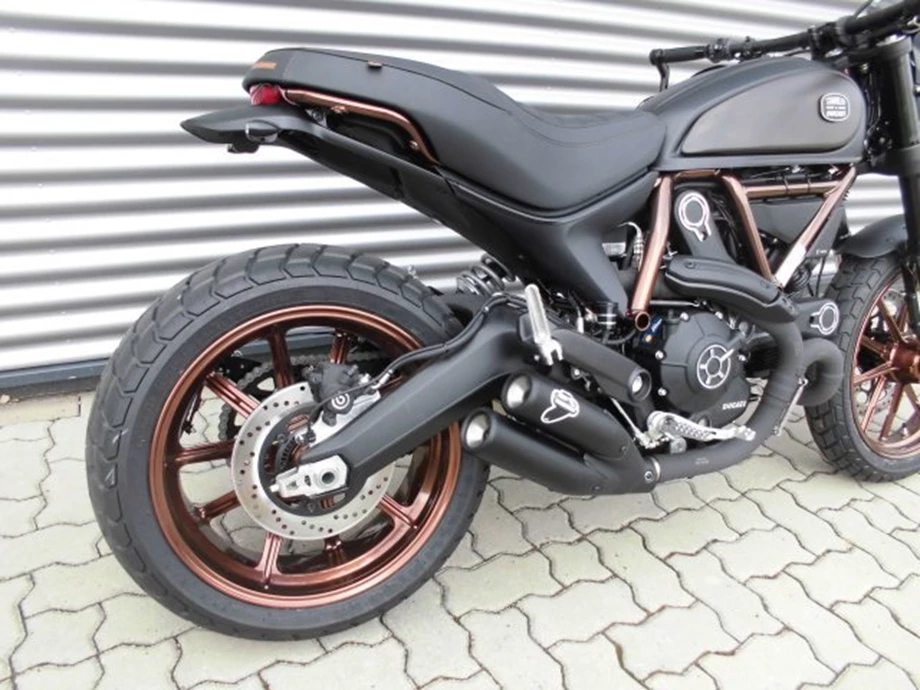 Umbgebautes Motorrad Ducati Scrambler Full Throttle Bild 4: Umbgebautes Motorrad Ducati Scrambler Full Throttle