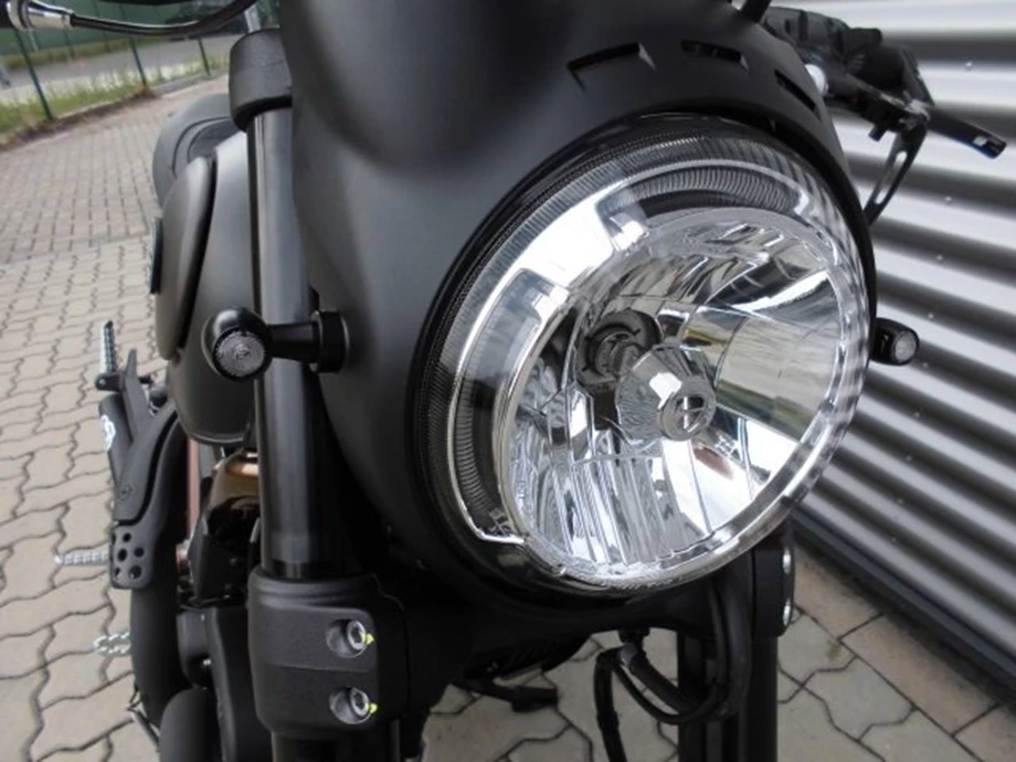 Umbgebautes Motorrad Ducati Scrambler Full Throttle Bild 9: Umbgebautes Motorrad Ducati Scrambler Full Throttle