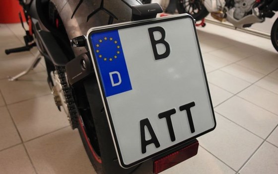 Umgebautes Motorrad MV Agusta Dragster 800 RR von A.T.T.-Tiedemann-Motorräder e.Kfm - Bild 11 Umgebautes Motorrad MV Agusta Dragster 800 RR von A.T.T.-Tiedemann-Motorräder e.Kfm - Bild 11