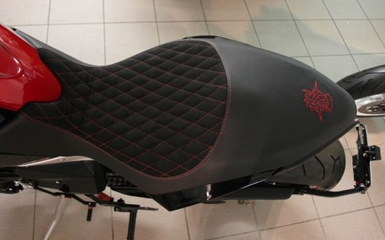 Umgebautes Motorrad MV Agusta Dragster 800 RR von A.T.T.-Tiedemann-Motorräder e.Kfm - Bild 12 Umgebautes Motorrad MV Agusta Dragster 800 RR von A.T.T.-Tiedemann-Motorräder e.Kfm - Bild 12