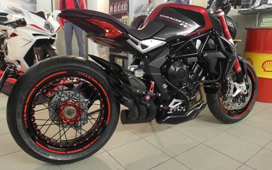 Umgebautes Motorrad MV Agusta Dragster 800 RR von A.T.T.-Tiedemann-Motorräder e.Kfm - Bild 17 Umgebautes Motorrad MV Agusta Dragster 800 RR von A.T.T.-Tiedemann-Motorräder e.Kfm - Bild 17