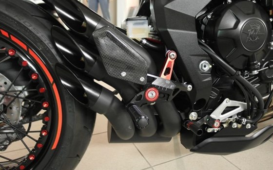 Umgebautes Motorrad MV Agusta Dragster 800 RR von A.T.T.-Tiedemann-Motorräder e.Kfm - Bild 2 Umgebautes Motorrad MV Agusta Dragster 800 RR von A.T.T.-Tiedemann-Motorräder e.Kfm - Bild 2