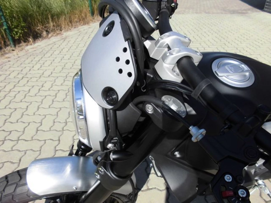 Umbgebautes Motorrad Ducati Scrambler Full Throttle Bild 12: Umbgebautes Motorrad Ducati Scrambler Full Throttle