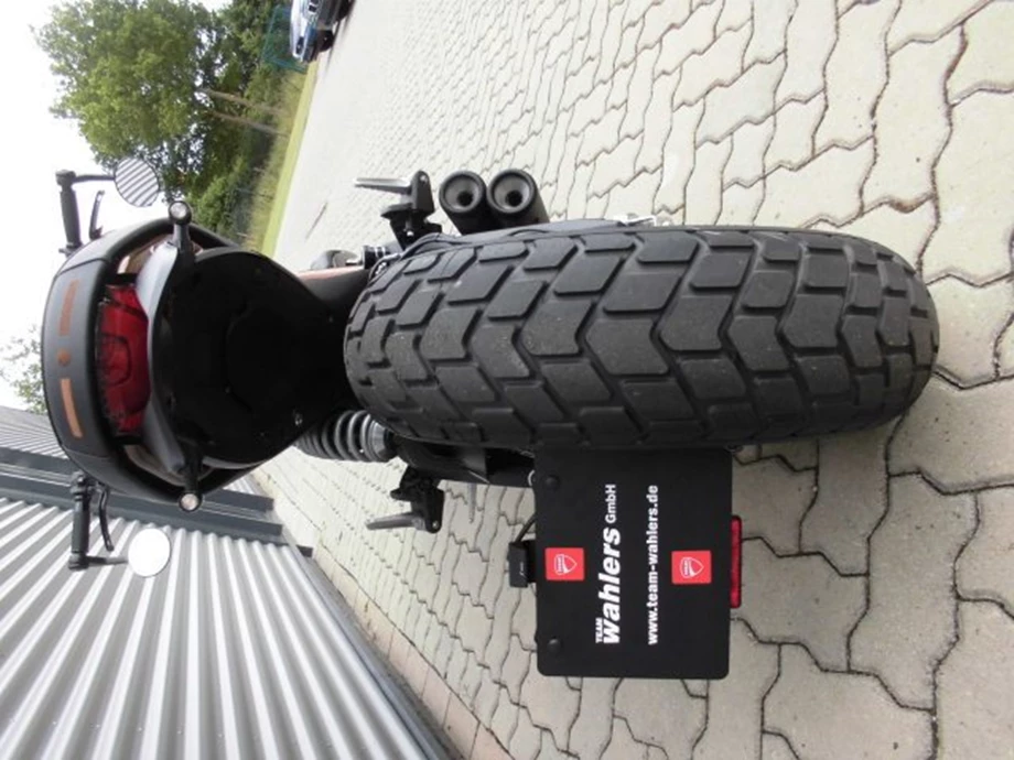 Umbgebautes Motorrad Ducati Scrambler Full Throttle Bild 15: Umbgebautes Motorrad Ducati Scrambler Full Throttle