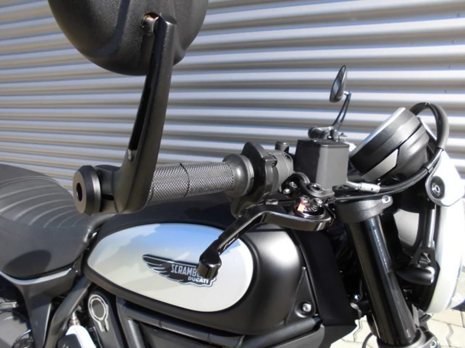 Umbgebautes Motorrad Ducati Scrambler Full Throttle Bild 2: Umbgebautes Motorrad Ducati Scrambler Full Throttle