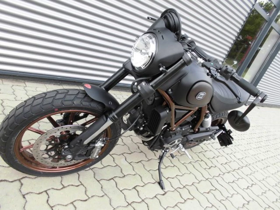 Umbgebautes Motorrad Ducati Scrambler Full Throttle Bild 29: Umbgebautes Motorrad Ducati Scrambler Full Throttle