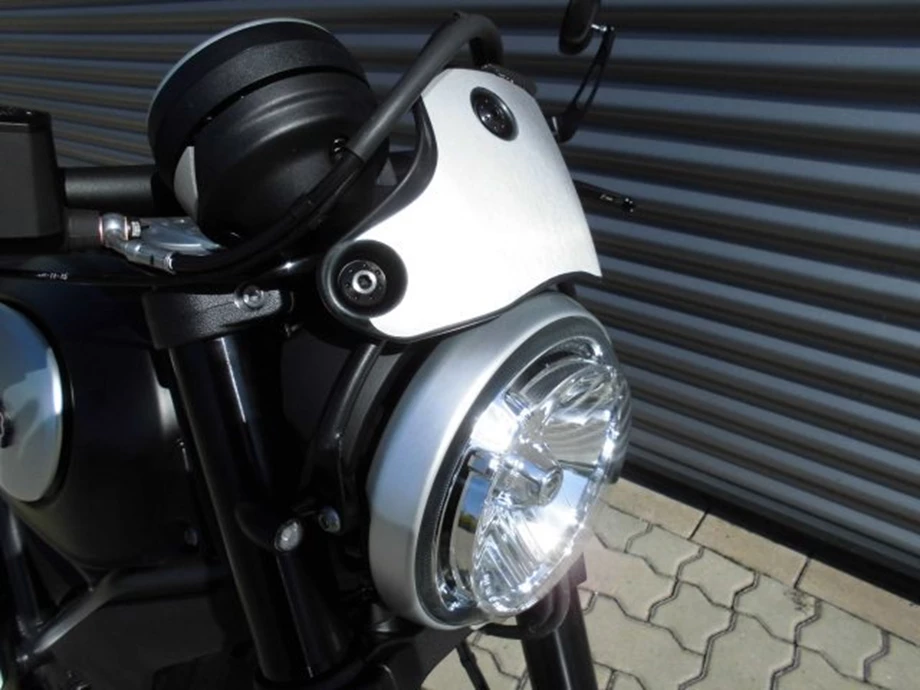 Umbgebautes Motorrad Ducati Scrambler Full Throttle Bild 3: Umbgebautes Motorrad Ducati Scrambler Full Throttle