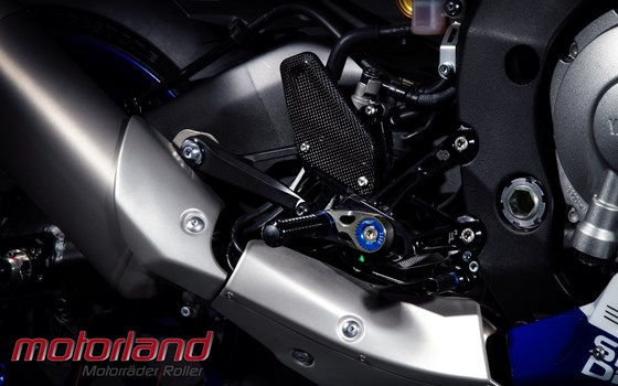 Umgebautes Motorrad Yamaha R1 von Motorland Motorrad GmbH - Bild 4 Umgebautes Motorrad Yamaha R1 von Motorland Motorrad GmbH - Bild 4