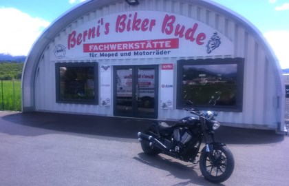 Victory Hammer 8-Ball Custom Bike