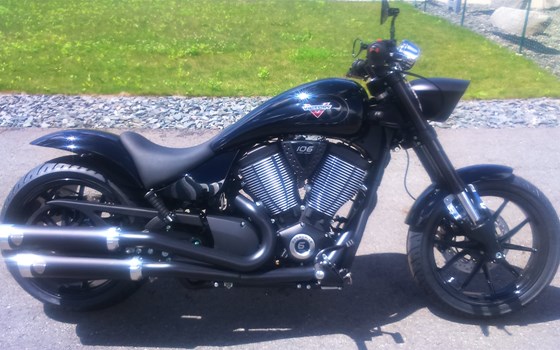 Umgebautes Motorrad Victory Hammer 8-Ball von Berni´s Biker Bude - Bild 9 Umgebautes Motorrad Victory Hammer 8-Ball von Berni´s Biker Bude - Bild 9