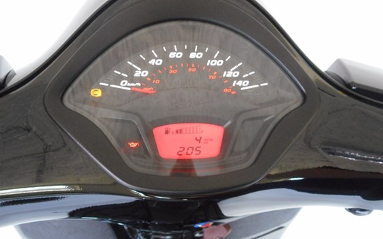 Umgebautes Motorrad Vespa GTS 300 i.e. von Jahelka Zweirad GmbH - Bild 12 Umgebautes Motorrad Vespa GTS 300 i.e. von Jahelka Zweirad GmbH - Bild 12