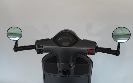 Umgebautes Motorrad Vespa GTS 125 i.e. Super Sport von Jahelka Zweirad GmbH - Bild 6 Umgebautes Motorrad Vespa GTS 125 i.e. Super Sport von Jahelka Zweirad GmbH - Bild 6