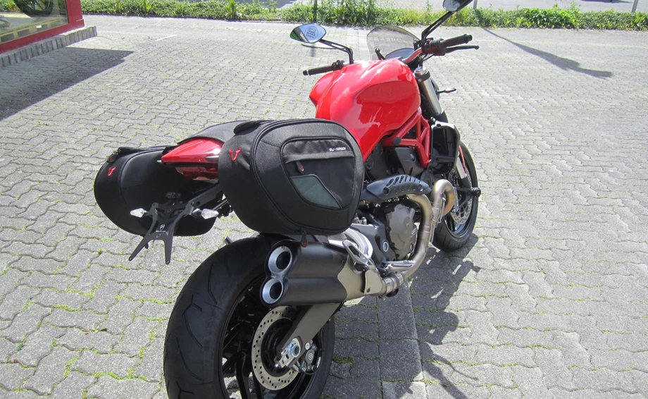 Umbgebautes Motorrad Ducati Monster 821 Bild 8: Umbgebautes Motorrad Ducati Monster 821
