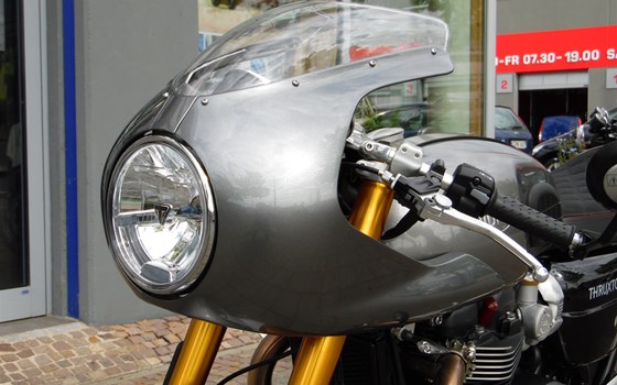 Umgebautes Motorrad Triumph Thruxton 1200R von Klingenberger Kehl GbR - Bild 3 Umgebautes Motorrad Triumph Thruxton 1200R von Klingenberger Kehl GbR - Bild 3