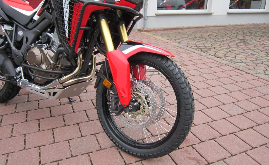 Rebuilt motorbike Honda CRF1000L Africa Twin Bild 2: Rebuilt motorbike Honda CRF1000L Africa Twin