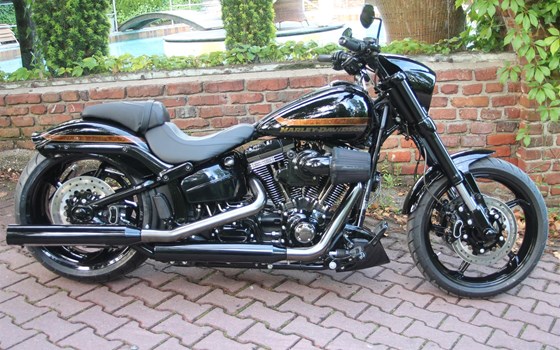 Umgebautes Motorrad Harley-Davidson CVO Breakout FXSBSE von X-Trem Custombikes - Bild 1 Umgebautes Motorrad Harley-Davidson CVO Breakout FXSBSE von X-Trem Custombikes - Bild 1