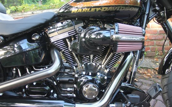 Umgebautes Motorrad Harley-Davidson CVO Breakout FXSBSE von X-Trem Custombikes - Bild 12 Umgebautes Motorrad Harley-Davidson CVO Breakout FXSBSE von X-Trem Custombikes - Bild 12