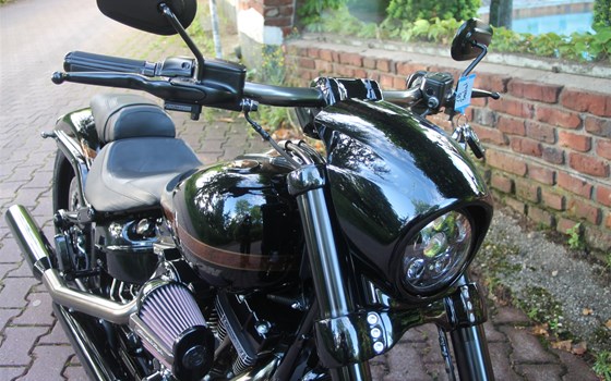 Umgebautes Motorrad Harley-Davidson CVO Breakout FXSBSE von X-Trem Custombikes - Bild 16 Umgebautes Motorrad Harley-Davidson CVO Breakout FXSBSE von X-Trem Custombikes - Bild 16