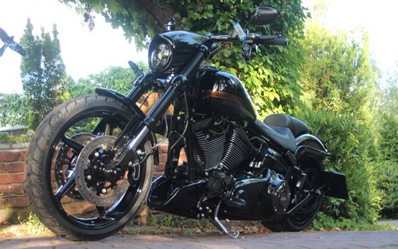 Umgebautes Motorrad Harley-Davidson CVO Breakout FXSBSE von X-Trem Custombikes - Bild 24 Umgebautes Motorrad Harley-Davidson CVO Breakout FXSBSE von X-Trem Custombikes - Bild 24