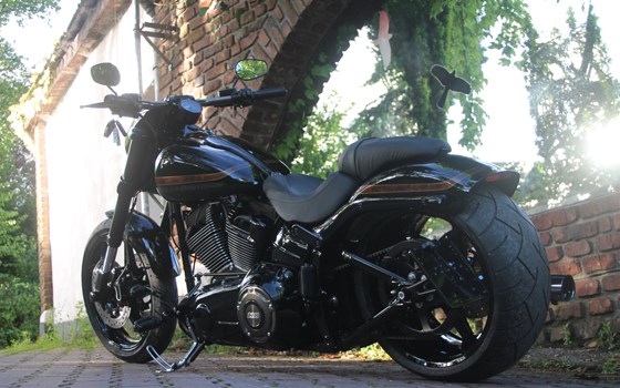 Umgebautes Motorrad Harley-Davidson CVO Breakout FXSBSE von X-Trem Custombikes - Bild 26 Umgebautes Motorrad Harley-Davidson CVO Breakout FXSBSE von X-Trem Custombikes - Bild 26