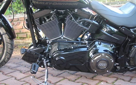 Umgebautes Motorrad Harley-Davidson CVO Breakout FXSBSE von X-Trem Custombikes - Bild 27 Umgebautes Motorrad Harley-Davidson CVO Breakout FXSBSE von X-Trem Custombikes - Bild 27